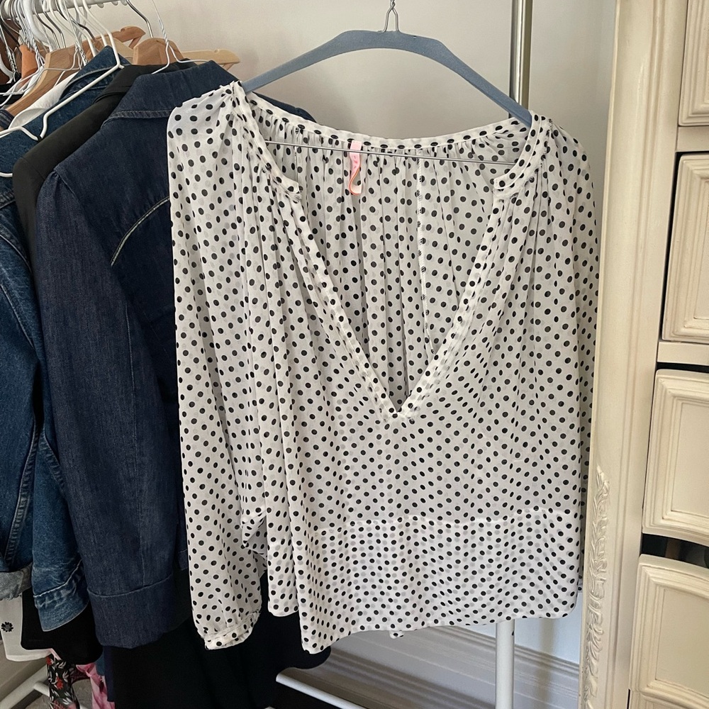 Polka Dot V-Neck Blouse